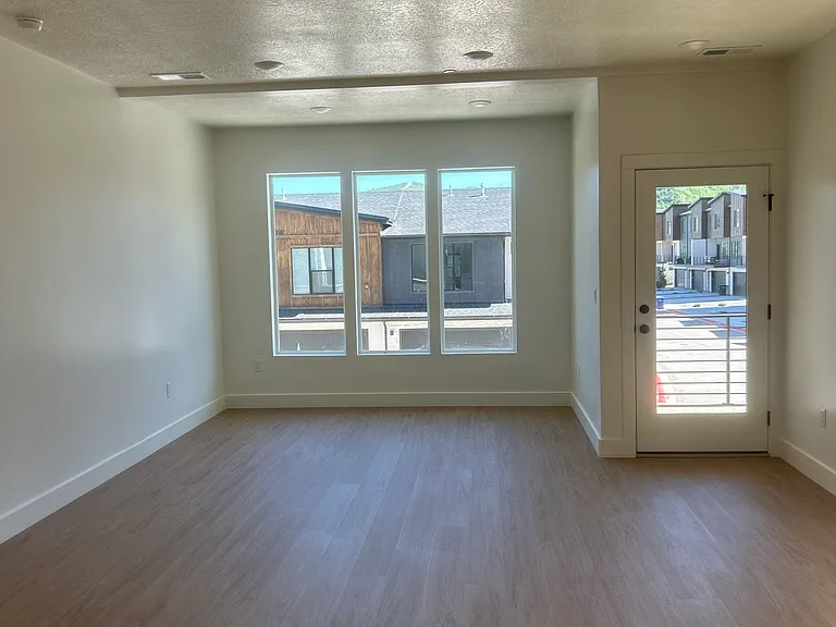 5248 Hayti Ave — Photo 5