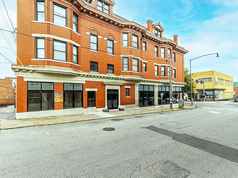 35 E 8th St #B — Photo 22