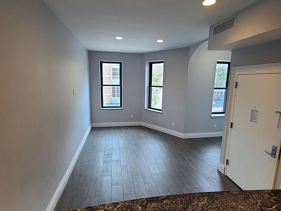 3rd image of 776 Halsey St #B2