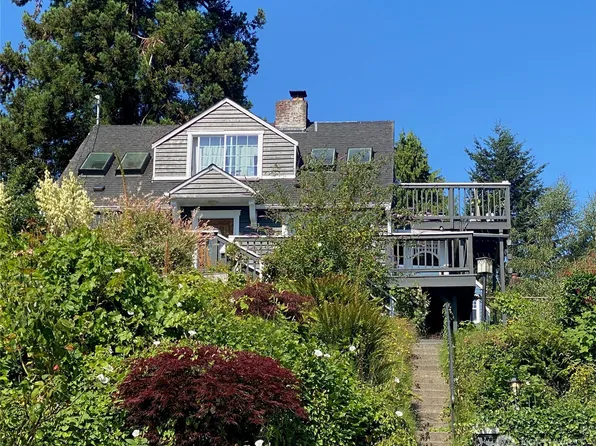 12321 42nd Avenue NE, Seattle, WA 98125