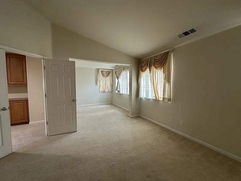 2065 McKenzie Pl — Photo 10