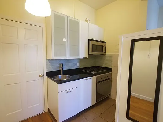 Rented by Compass | media 21