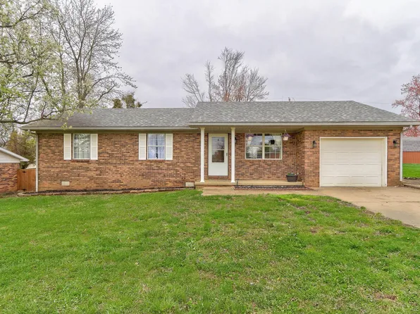 1113 Perkins Dr, Boonville, IN 47601