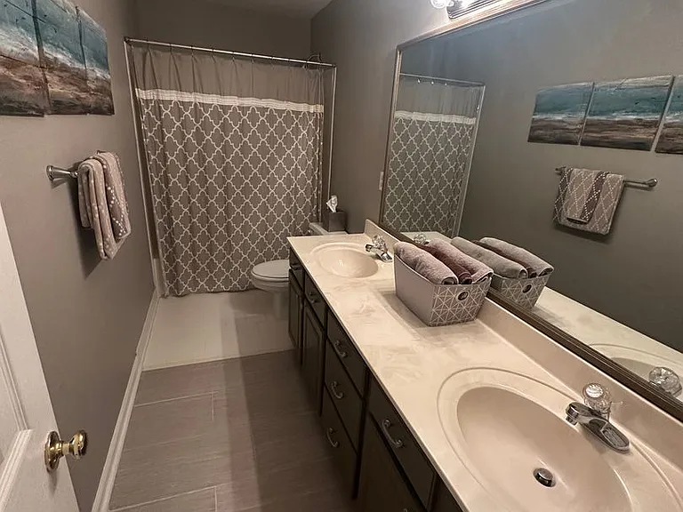 1842 Swynford Ln — Photo 14
