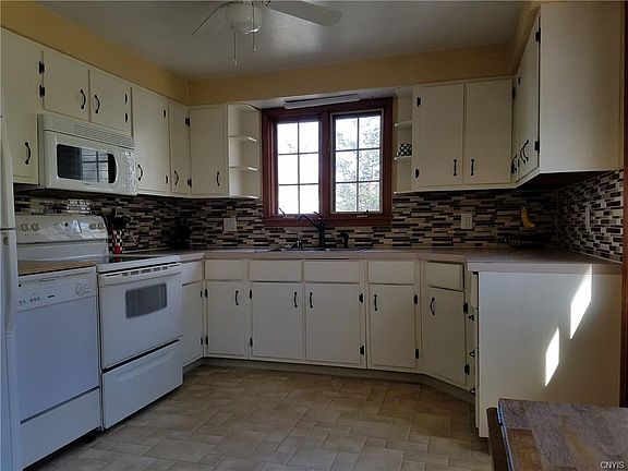 3rd image of 311 Wolcott Ave
