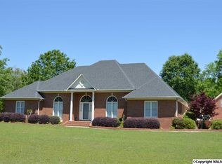 66 Creek Meadow Dr, Decatur, AL 35603