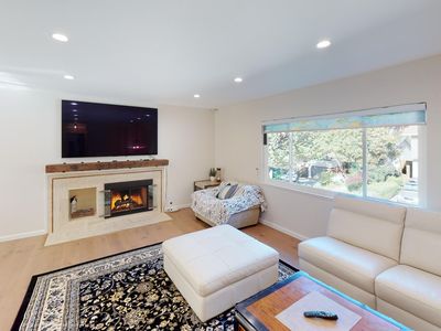 702 Canyon Dr, Pacifica, CA, 94044