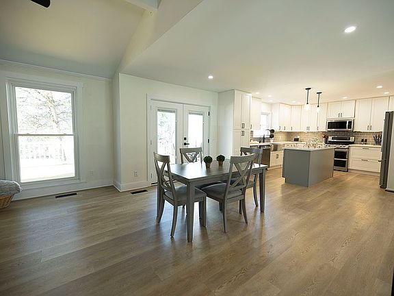 Dining area or dance floor! 