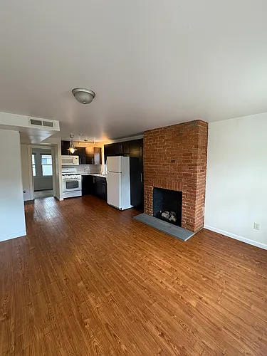 15 Albany St #2 Photo 1