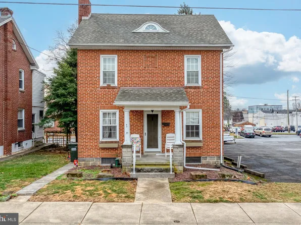 43 Spruce St, Ephrata, PA 17522