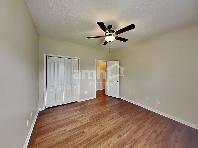 210 Fox Hunt Ln — Photo 21