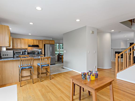 5th image of 36 Deertree Ln