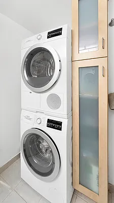 Rented by The Agency | media 10