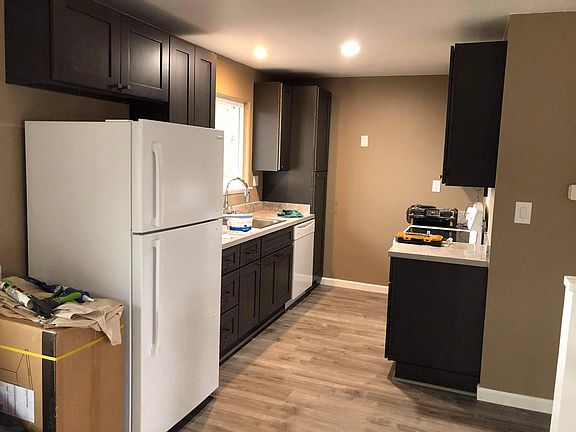 2nd image of 5085 Larkspur Way