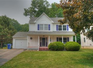 63 Hunting Ridge Dr, Groton, CT 06355