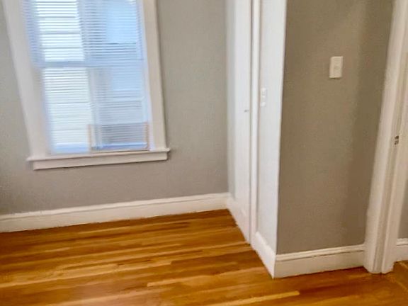 3rd image of 2810 Franklin St #22