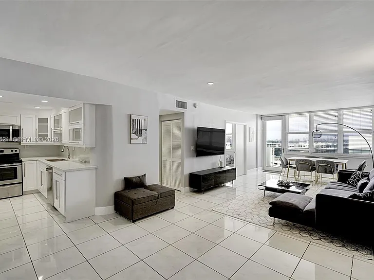 3725 S Ocean Dr #1519 — Photo 1