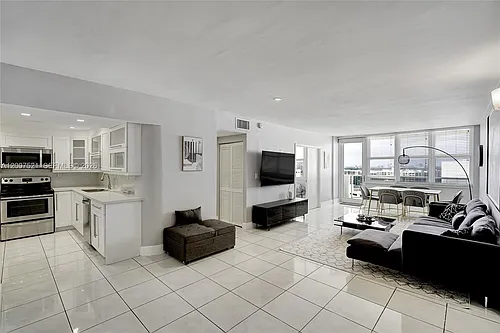 3725 S Ocean Dr #1519 Photo 1