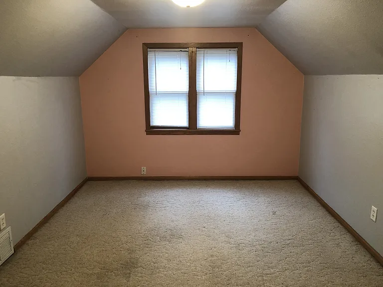 909 North Ave — Photo 5