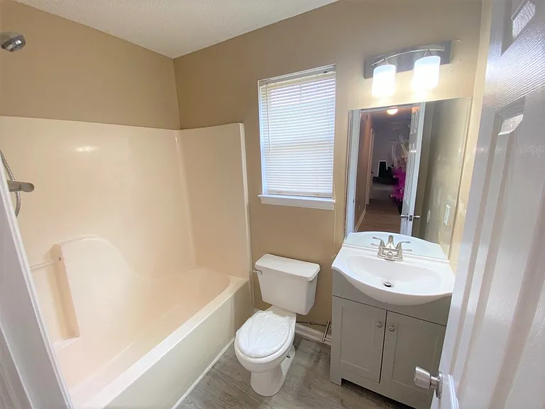 Hall Bathroom_06092023