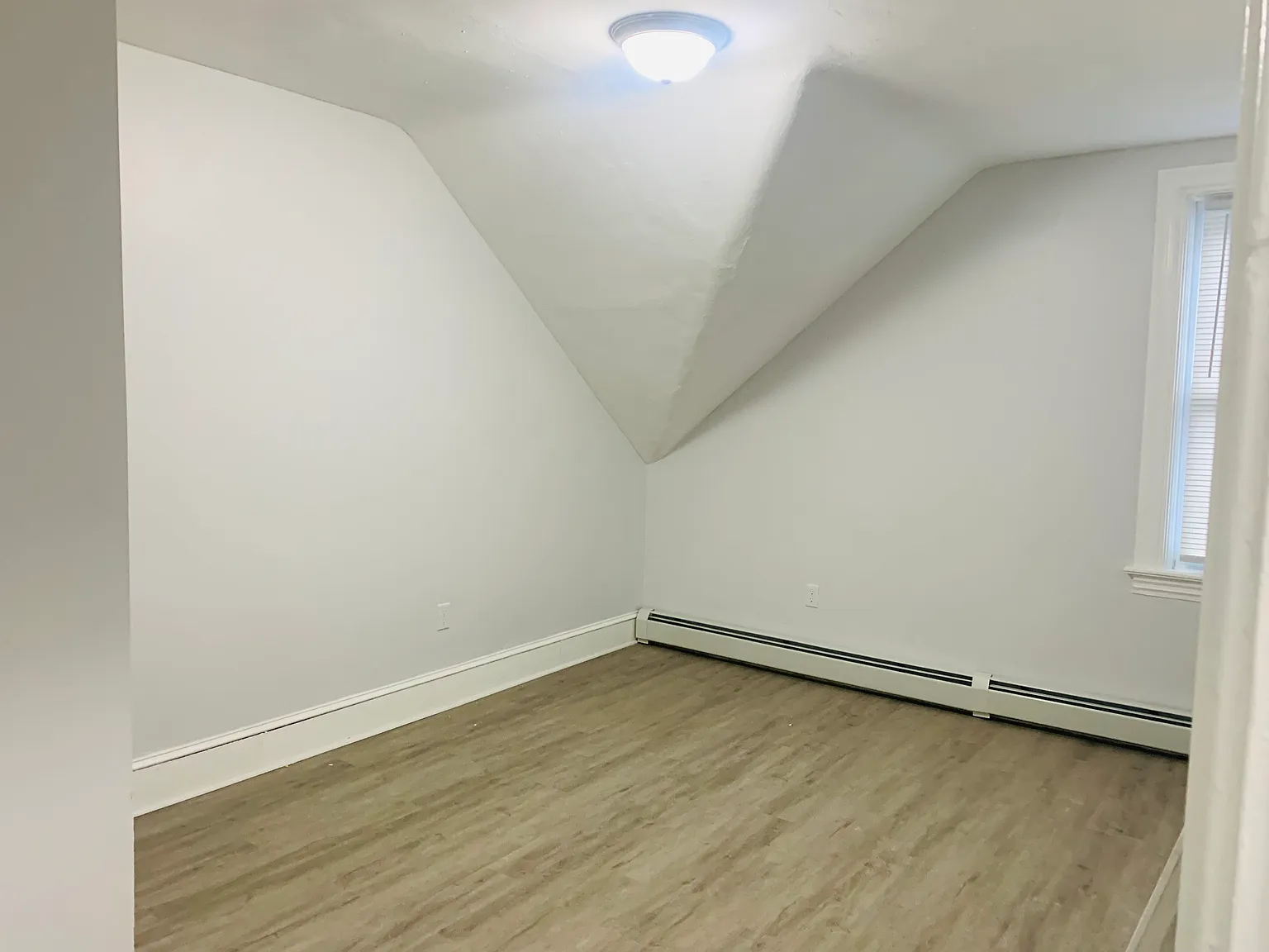 3 bed, 1500 sqft, $2,050 — Photo 3