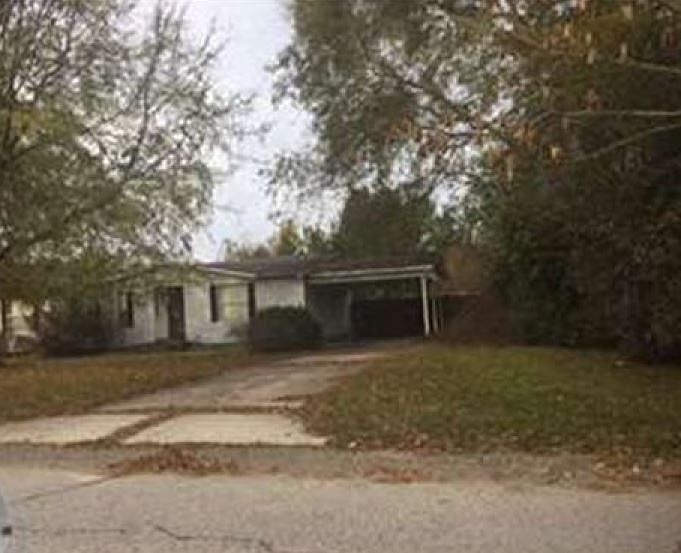 2nd image of 2512 Carriage Rd