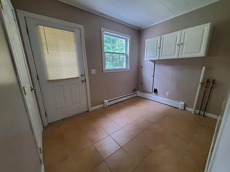 118 Gamage Ave #1 — Photo 7