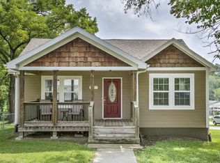 6211 N Harrison St, Kansas City, MO 64118
