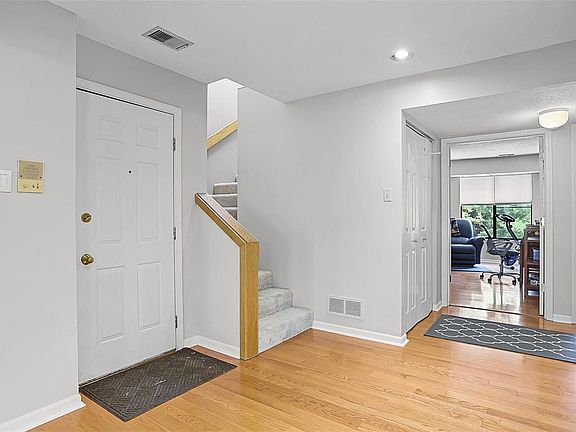 2nd image of 5587 Waterman Blvd APT C