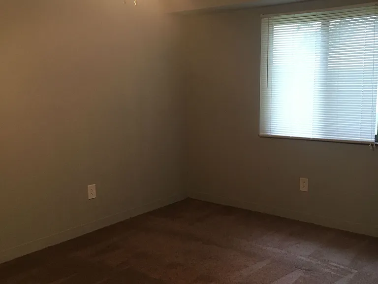 Trenton Place Apartments — Photo 34