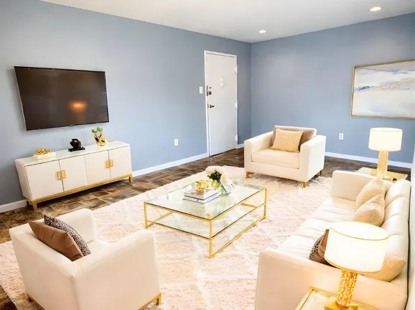 5200 Newton St APT 204, Bladensburg, MD 20710