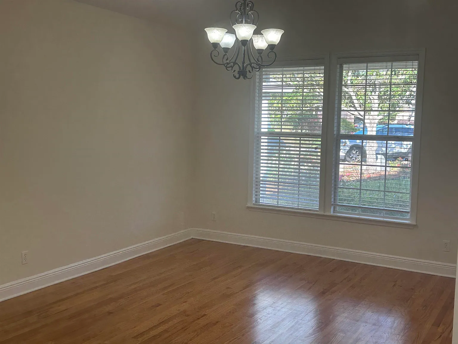 3 bed, 1682 sqft, $2,400 — Photo 4