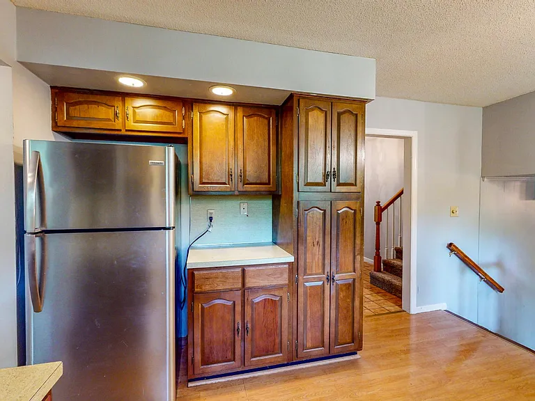 916 Huntington Cir — Photo 17