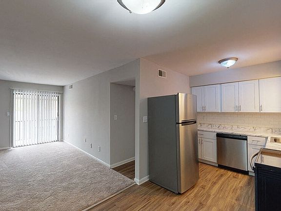 5th image of 3051 Kirklevington Dr #121