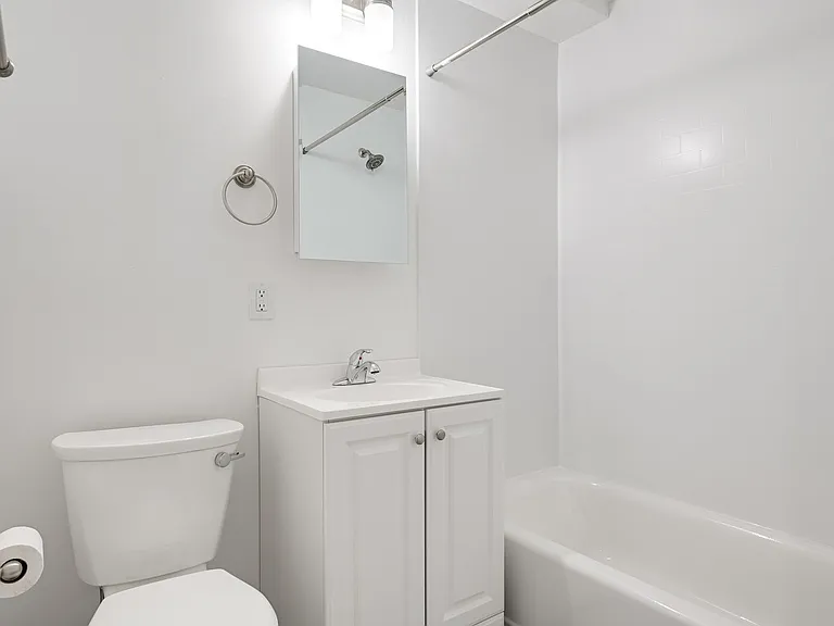 2407 Hampshire Ave — Photo 15