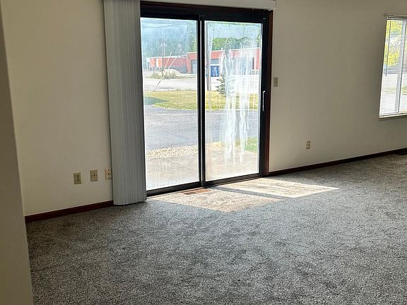 3rd image of 562 Caroline Ave #562