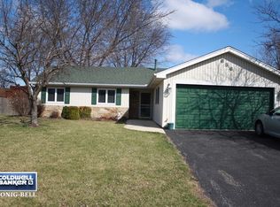 636 Rockhurst Rd, Bolingbrook, IL 60440