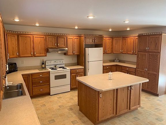 5th image of 90 The Cove Ln