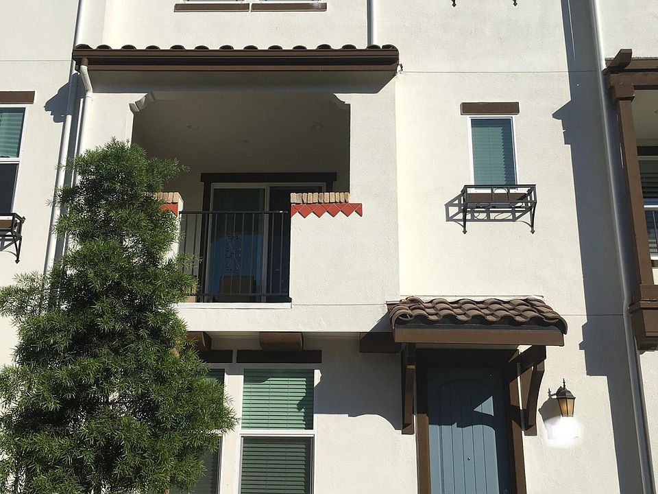 1st image of 156 Esfahan Dr #4