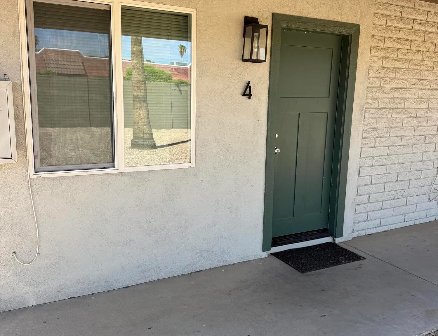 1 bed, 1.0 bath, 276 sqft, $1,050 — Photo 1