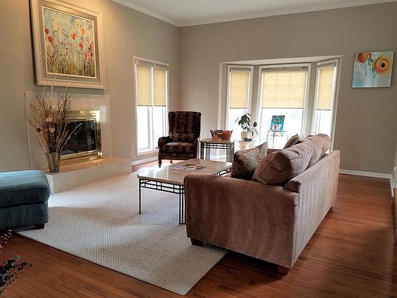 2nd image of 347 W Hampshire Dr