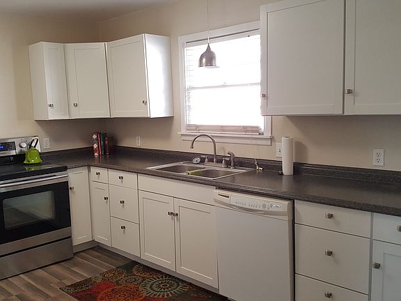 2nd image of 1612 S Avenue B