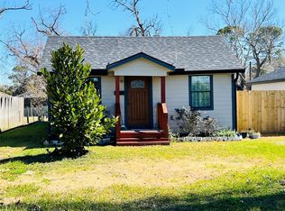 309 Aycock St, Clute, TX 77531