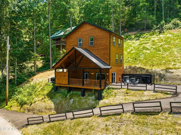 1810 Rhododendron Ln, Sevierville, TN 37876