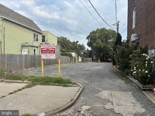 60 Bayard St, Trenton, NJ 08611