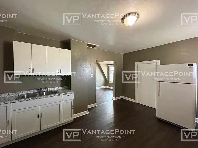 1442 S Chestnut Ave — Photo 3