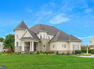 826 Woodfield Dr, Lititz, PA 17543