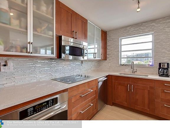 5th image of 137 Golden Isles Dr APT 307