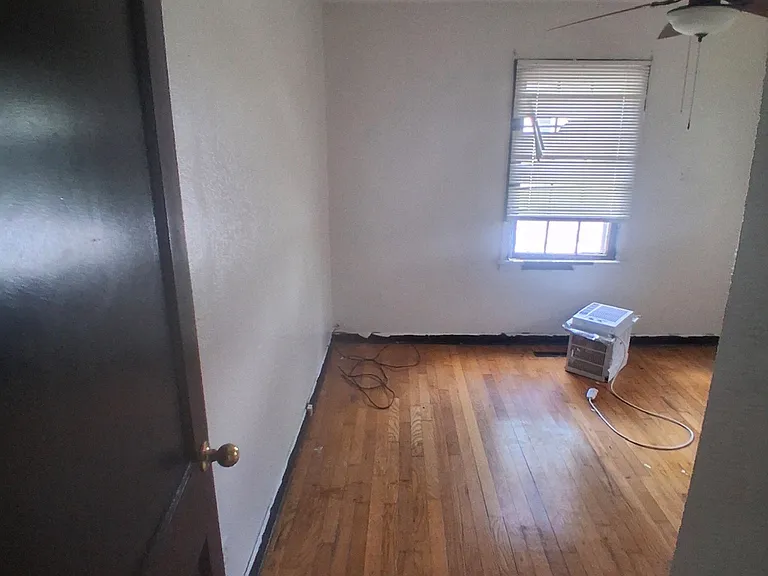 11 B Ln — Photo 16