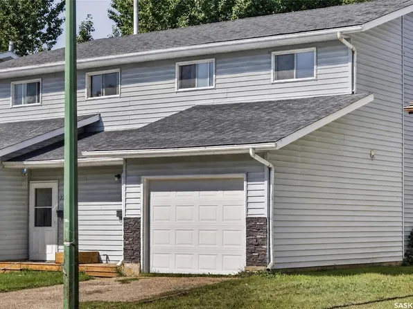 223-225 Wakabayashi WAY, Saskatoon, SK S7K 7M4